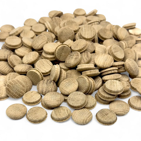 Haufen von 15 mm Pilzkopf-Stopfen aus Eichenholz