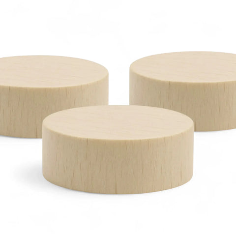 Ułożone w stos drewniane walce 60 × 25 mm