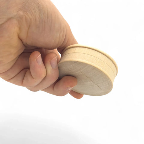 uždaryta 61 x 21 mm apvali medinė dėžutė smulkmenoms