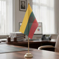 33 cm puidust table flag stand koos carved base holding flag